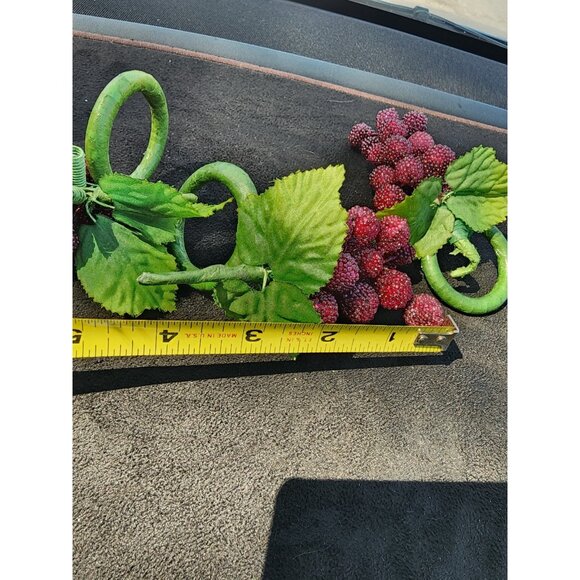 Vintage Pier 1 Lot Of 4 Bunches Sugared Beaded Grapes Purple Green Fake Fruit - Picture 3 of 3